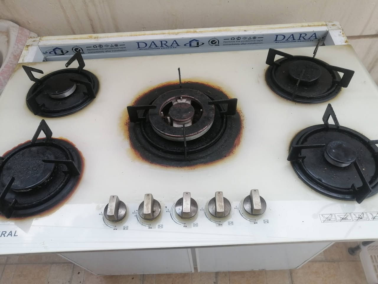 طباخ منضدي 5 عيون  شغال نضافه يعني مو كلش نضيف بس شغال  وياه ميزه تفصال كاونتر سعر 40 قفل


**إذا كنت صاحب هذا الإعلان وتريد حذفه لأي سبب، رجاءا أرسل رسالة إلى الدعم الفني**