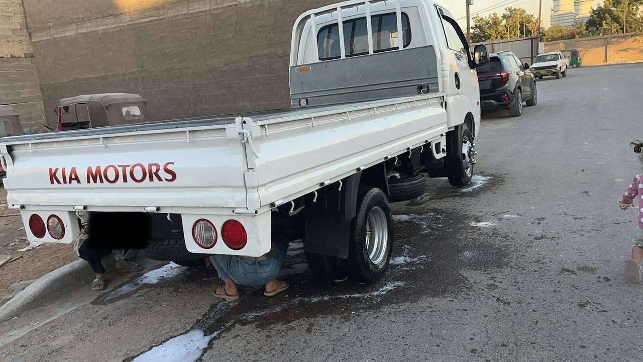 سلام عليكم 
كيا فحل 
موديل 2007
بم ونوزل ميكانيكي 
محرك مسكر
مكفول شاصي ومحرك وكير وكسل
تخم تاير خلفي محور 14
رقم بصره صدامي
 سنويه ساقطه 
بدون تحويل اكفله سرقه وعشائر 
سياره جديده
السعر 68
المكان بغداد 
***********
