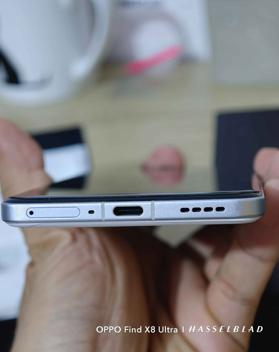 موبايل Realme Gt 7 Pro  نسخة الصين 
نظافته 100% ملحقاته كاملة 
12/256
 اقوى معالج العاب Snapdragon 8 Elite  ببجي 120 فريم 
بطارية عملاقة 6500 وشحن 120 واط 
جهاز بدون اي نقص السعر 640 الف سعر ثابت بدون عمله

مكاني كربلاء حي الغدير شارع المشجر 
رقمي *********** توصيل موجود كربلاء, العراق
