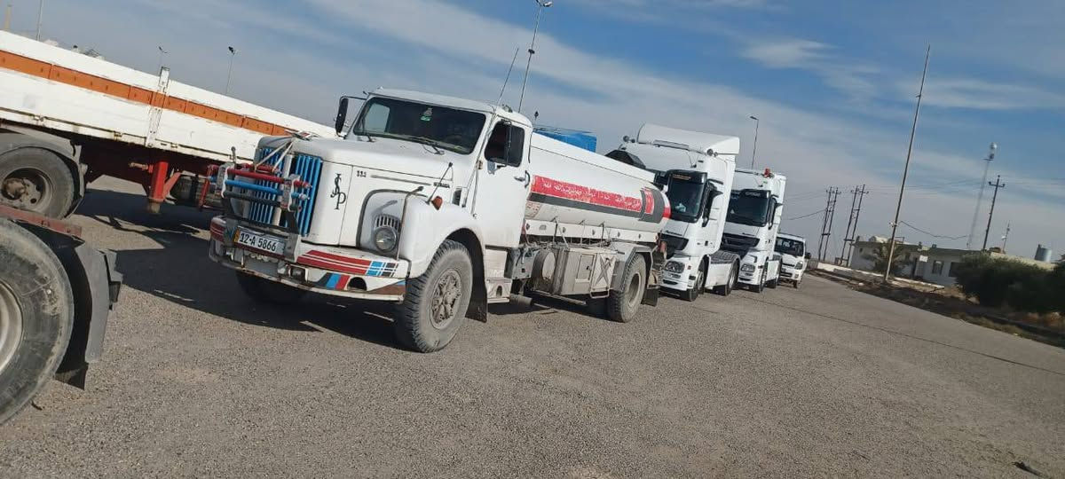 اسكانيا موديل 82 رقم نينوى رقم جديد بي حصة كازوايل نظيف تحت العمل سعر 23 مليون قفل مال بيع 
 *********** 
***********
