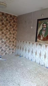 دار للايجار ٤شوارع السعر ٤٥٠ للاستفسار ٠٧٧١٤٢٢٢٣٥١