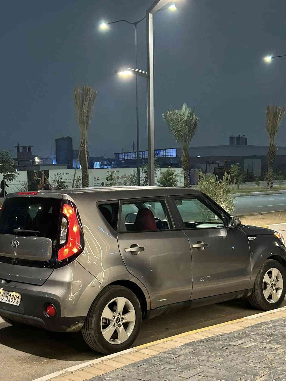 السلام عليكم كيا صول موديل 2018 سياره وارد أمريكي رقم اربيل انكليزي بسمي حادثه بس دعاميه امامي بدون دواخل سياره كلش حلوه فول شاشة وكامره تحكم سترين ويل كب سيارة بعد بيه موصفات سياره كير محرك صدر تايرات باتري كله كفاله سيارة كلشي مايحتاج حلوه مكان سياره حي العامل رقم تلفون ***********
