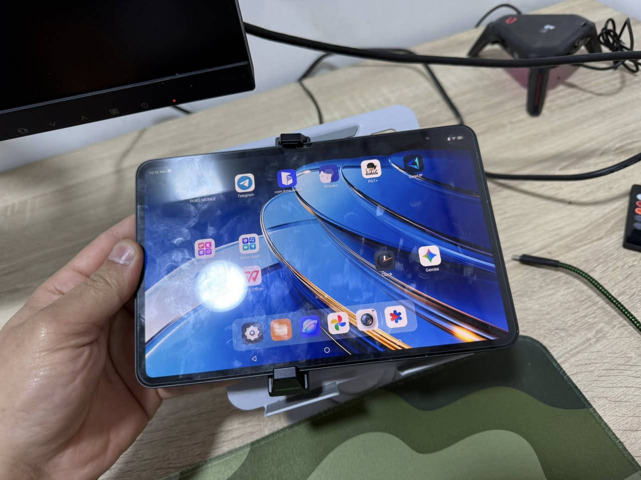 ايباد ريد ماجيك استرا ٢٥٦ نظافة ١٠٠٪؜
مع ملحقات 
سكوربيون ٢ برو 
ادابتر : piva ds7pro 
ستاند ايباد 
مبرد من شركة piva 
قطعة البث المباشر ايفر ميديا gc573 
تواصل واتساب ***********
بسعر مناسب
