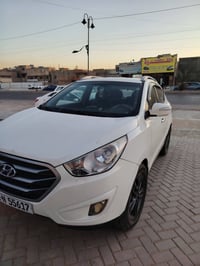 توسان ٢٠١١ • محرك ٢٤٠٠ • دوش فور ويل