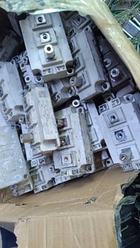 متوفر للبيع اصلي وبسعر مناسب مكان بغداد الباب الشرقي 07706571557