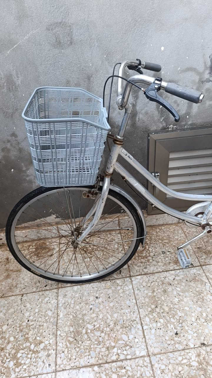 السلام عليكم ورحمة الله وبركاته
🚲 بايسكل جبلي حجم 26 نظيف جاهز للاستخدام 
*********** واتساب
