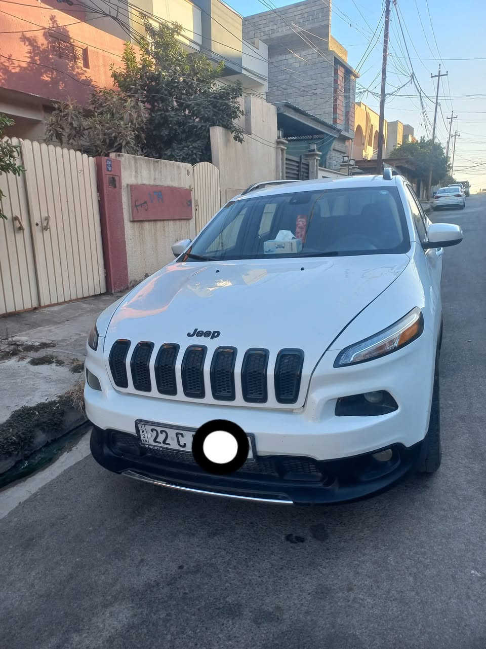 السلام عليكم 
جيب بزون ٢٠١٨ رقم اربيل سنوية جديدة هزة ماساقطة 
بيها اربع قطع صبغ ونص سقف بارد 
بيع او مراوس حسب القناعة 
السعر ١٠٥ 
للإستفسار ***********
