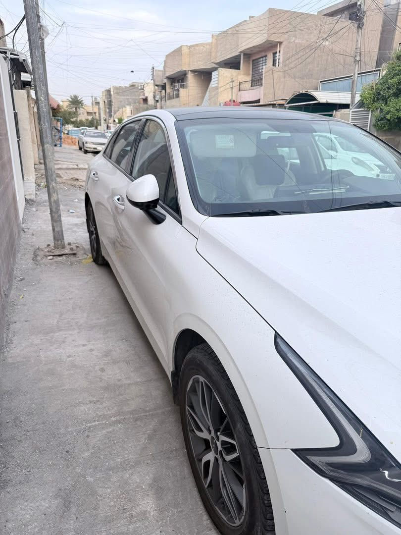 كيا K5  
موديل ٢٢
خليجي
ماشية 99 الف 
فول مواصفات 
سقف بانوراما على طولها
 بصمة + تشغيل عن بعد 
كشنات جلد تدفئه 
السيارة بيها ملاحظة 
طخة بالصندوك وطخة بالبنيد
والجاملغ اليسرة موضح بالصورة
 وسونارها موجود
السعر( 193)
مكان السيارة بغداد حي العامل 
للتواصل 
+964 781 782 3532
واتساب كذلك


**إذا كنت صاحب هذا الإعلان وتريد حذفه لأي سبب، رجاءا أرسل رسالة إلى الدعم الفني**