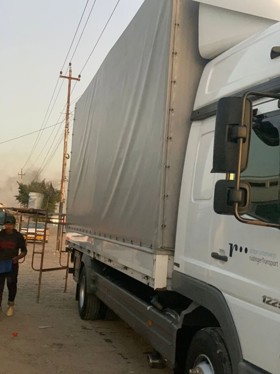 سلام عليكم اخوان بدي اتيكو للبيع طول البدي سبعة وربع ارتفاع البدي ٢٨٥ من الداخل المكان بغداد للاستفسار والاتصال ***********
