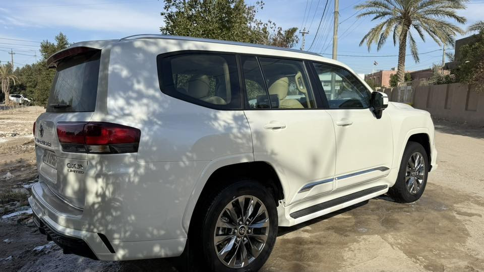 السلام عليكم 
لاندكروزر GXR
موديل 24
رقم بغداد
ماشيه37الف
تنفس طبيعيه 
كفاله عامه من الشخط بريم اصل 
مكاني بابل كفل 
السعر تصل وتدلل ***********
