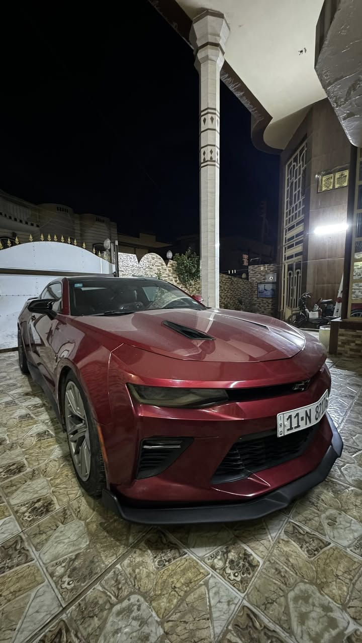 شلون الشباب
كمارو 2SS 
الموديل 2018
الصبغ : جاملغ وباب السائق (بچم كبس)
رقم بغداد الجديد الدولي بأسمي 
🛑السياره مزودة وعليهة القطع المذكوره 🛑
شوتة KN الفلتر الجبير 400$
ثروتل 95mm مال كورفيت 300$
ثلاجة C8 محفورة بورتد 500$
 كت كام كاملBTR 225 Stage 3 2500$
نوزلات ZL1 1000$
طاحونه ZL1 200$ 
عبوة فيول بمبم 400$

الممشى 55 الف ميل 
مكان السياره بابل 
السعر 175 ورقة بيهة مجال جدا بسيط
للتواصل ***********
