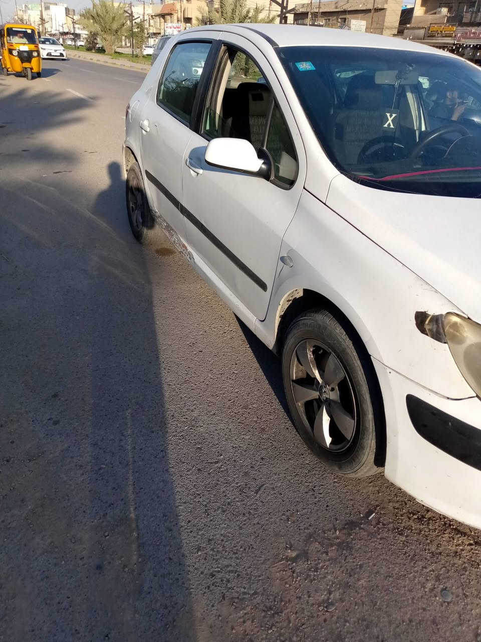 بيجو للبيع كير محرك نضيف جدا سعر 47 مكان بغداد شاشه كامره وتصال ***********
