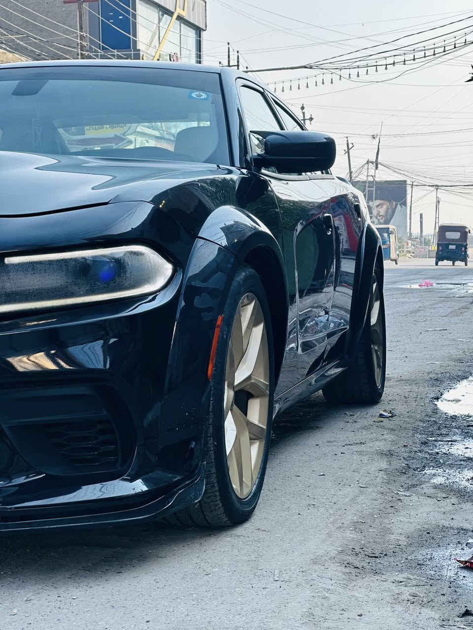 سلام عليكم جارجر موديل16
6 سلندر 
سياره صور الحادث المنشور شاصي صفحة السائق تصليح صور الحادث  باقي السيارة كفالة  السيارة باسمي رقم بغداد
سياره مابيه اي نقص جاهزه 100%
بيهه فقط جاملغ صبغ/1/ بدون تبديل بلاد 
سعر 175 وبيه مجال 
مكان سياره / بغداد الكرخ رقم***********
