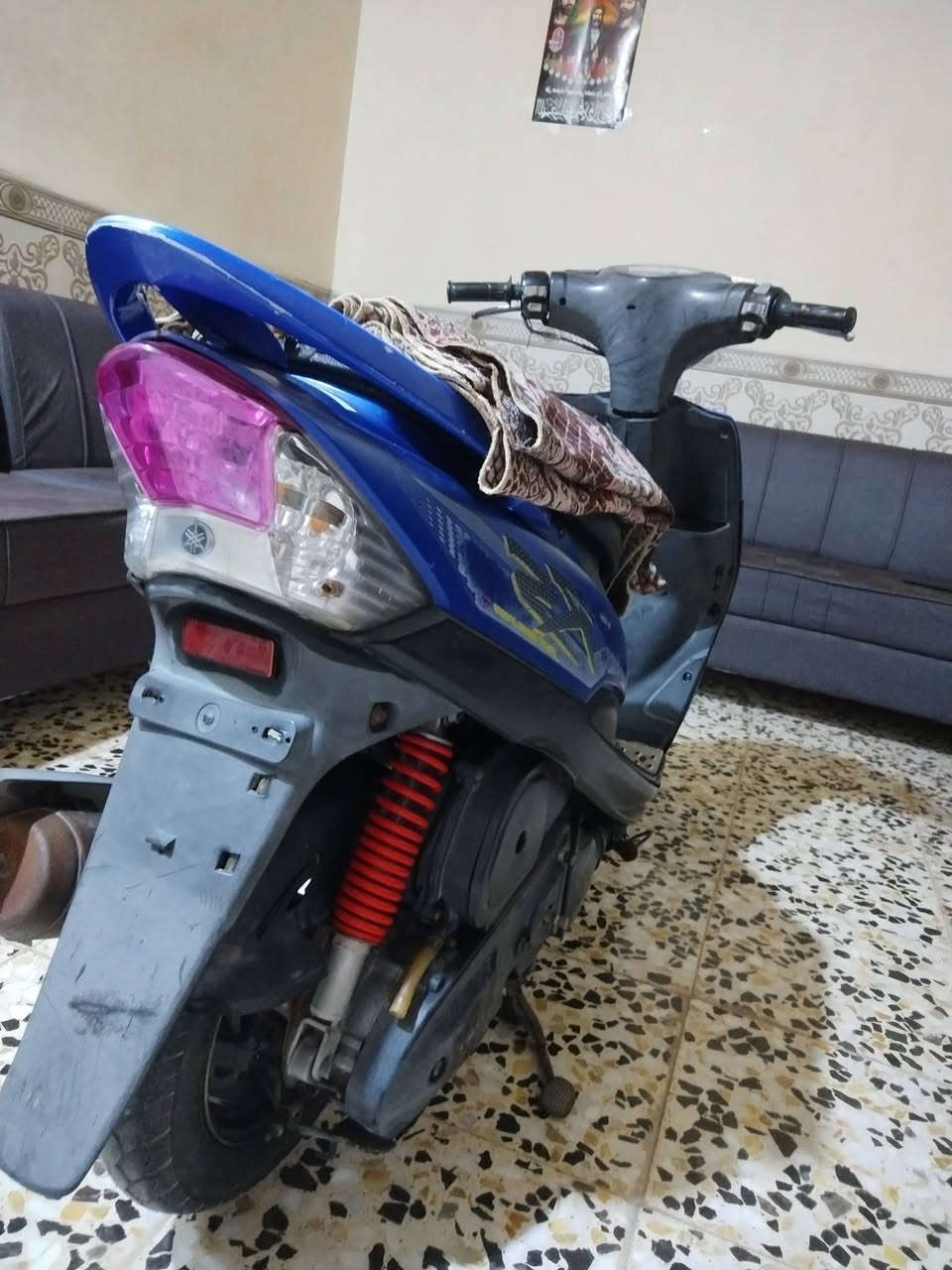 عدله مامفتوح صالي ست اشهر من طلعته قيم الدراجه اذا عجبني السعر ابيع الخاص مفتوح ***********
