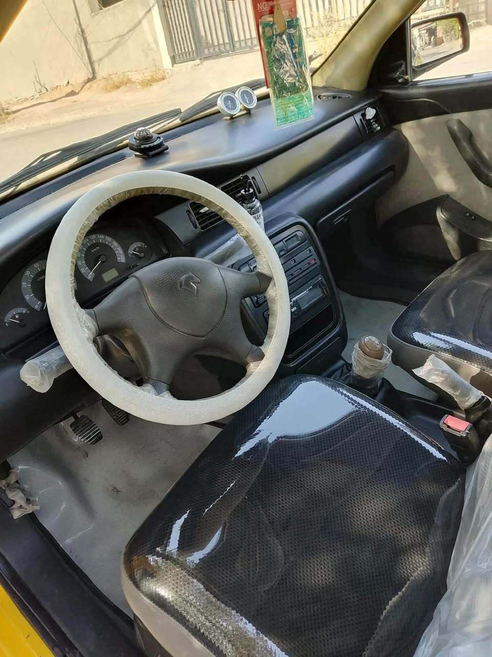 سلام عليكم  للبيع ٢٠٠٩ سياره مبيه صبغ شي بسيط  هاذه رقم صاحب السياره ***********
