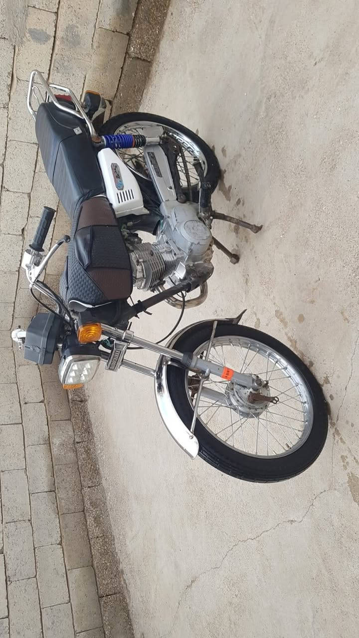 ارشه مديل ٢٠١٦ دراجه خير من الله
نصبتها تخبل تعمير جديد *********** 
٣٧٥ وبيها مجال
