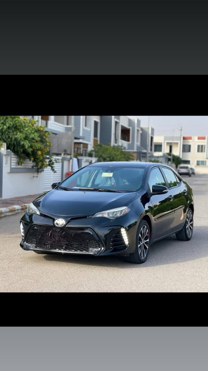 السلام عليكم للبيع كورلا 2018 وارد امريكي مواصفات se معروفه سياره عليها تخم تاير جديد صدر كله جديد اصلي تبريد ثلاجه نضيفه مال بيت سياره بأسمي رقم وسنويه 2030 ضرر موجود بالصور سعر خاص ***********
