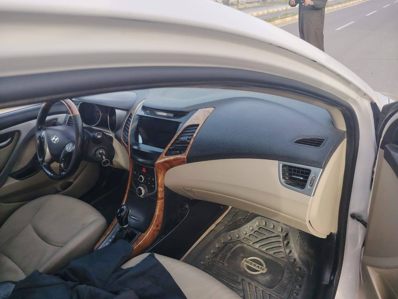 السلام عليكم ورحمة الله وبركاته
هونداي النترا 2015 رقم بصره مشروع وطني لغايه 2027 تحويل ثاني يوم /محرك 1800/ سياره مجهزه اي شي محرك حداديه تخم تاير /#فول_مواصفات فتحه _تحكم استيرن جهتين _دواخل عسلي _ويل كب _شاشه كاميرا خلفيه _وبيها هواي مواصفات /بيها رشات صبغ وكتاب الفحص موجود بالصور /السعر 115 للاستفسار الاتصال على الرقم *********** ///*********** العنوان ذي قار قضاء النصر 
#مكلف بالنشر وغير متواجد عل الفيس
