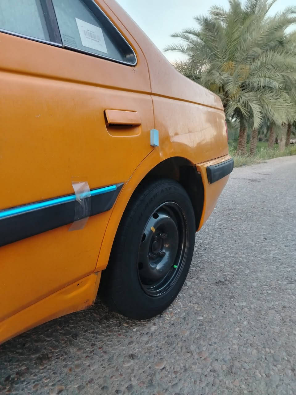 السلام عليكُم بيجو مُديل 18 رقم قديم السياره كلهه مكفوله بس باب السايق مبدل السعر 52 وبيهه مجال ***********
