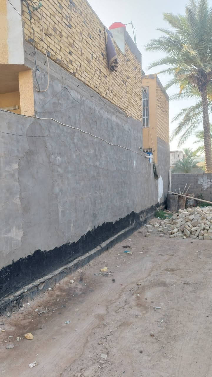 بيت ١٠٠م زراعي للبيع السهلة شارع الزوار واجهة ٦م نزال ١٧م بناء درجة اولى صب كونكريت طابوق غرفتين وصالة ومطبخ واستقبال وصحيات ٣ وبيتونة كاشي سيراميك مرقم بلدية ٦٦مليون مع مجال قليل للاستفسار ***********
