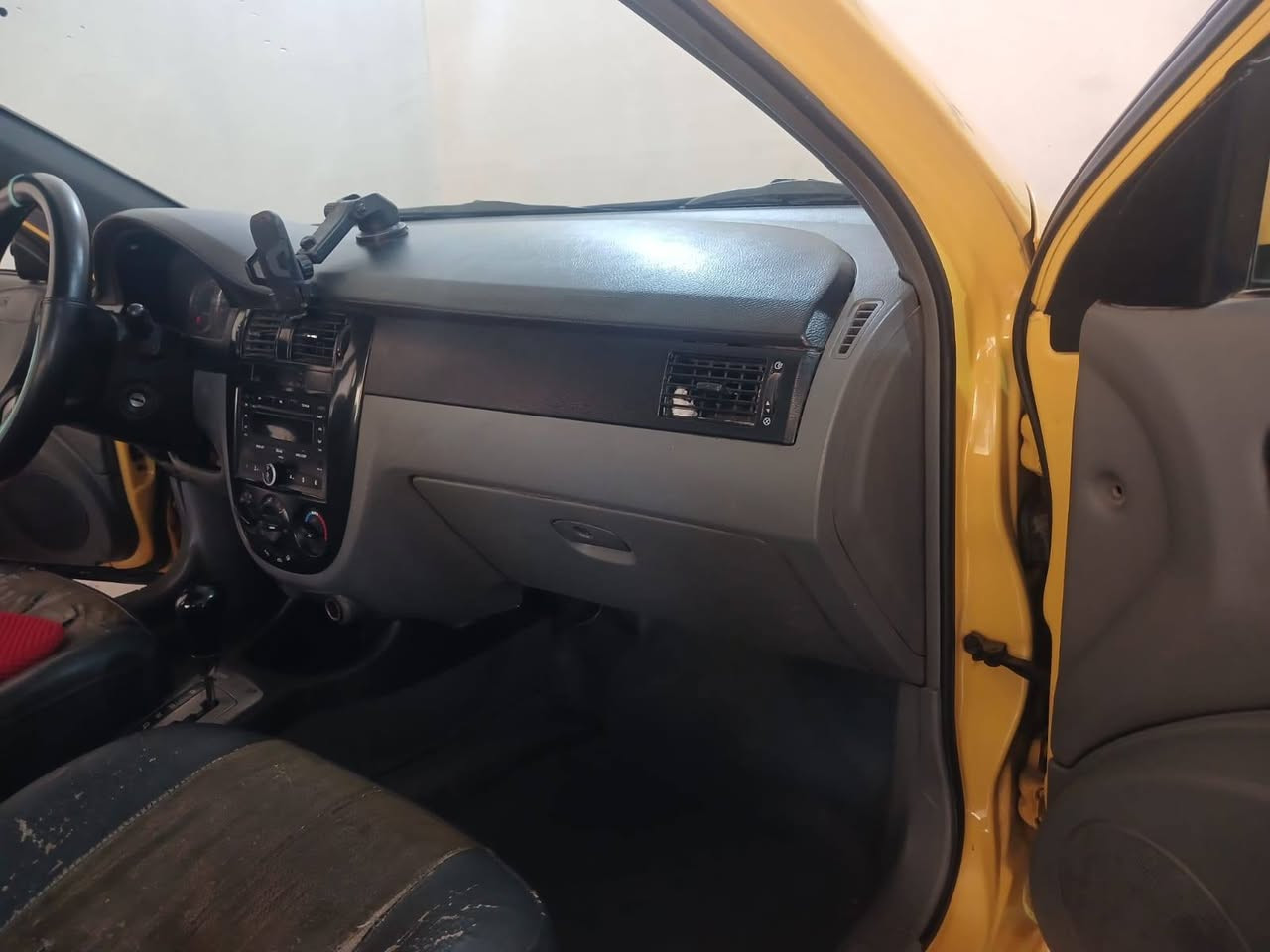 اوبترا ٢٠١٢ باسمي مصفره من كلشي سياره جاهزه اي نقص مابيها بيها فقط طخه وامبينه بلباب قطره صبغ مابيها تبريد تخم تاير صدر كلها كامله السعر ٧٣ وبيها مجال رقم الهاتف ***********
