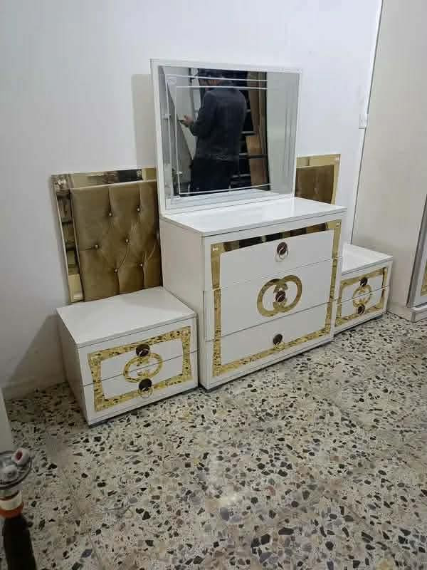 غرفه 5 قطع لو ابيضّ ساطع  
عدد قطع 5 
شد وتوصيل مجاني داخل بغداد
سعر375 شامل توصيل وشد


**إذا كنت صاحب هذا الإعلان وتريد حذفه لأي سبب، رجاءا أرسل رسالة إلى الدعم الفني**