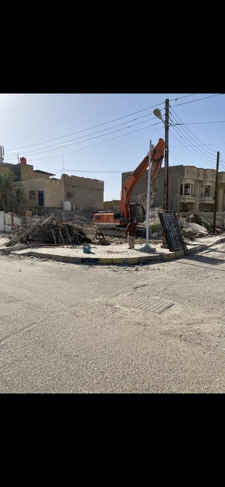 جمعه مباركة على الجميع 
اليوم وبفظل الله 
تم تفليش وهدم بيت بمساحة ٤٠٠م في منطقة (شارع المكينه) (مالت ألنفط) وتم نقل الأنقاض وقلع القطع ونقل الأنقاض ودفنها بالجلمود والأسمنت والسبيس وحدلها طبقتين للأستفسار ***********.  أو. ***********
