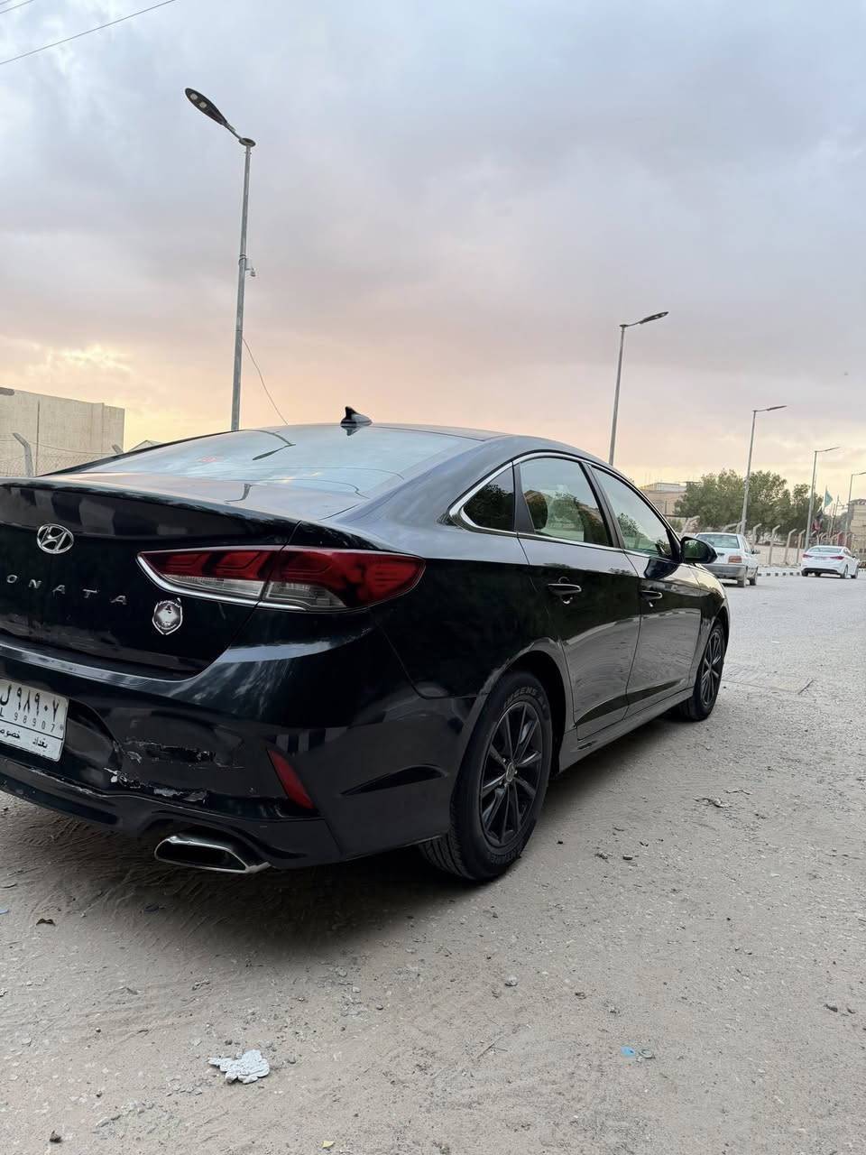 السلام عليكم
 سوناتا 2019 واريد امريكي 
حادثها جاملغ وبنيد سطحي 
مواصفاته نص فول 
السياره جاهزه مناقصه برغي 
ماشيه 89mi السياره جديده بمعنى الكلمه حت ممشاه قليل 
السعر/١١٩
***********
