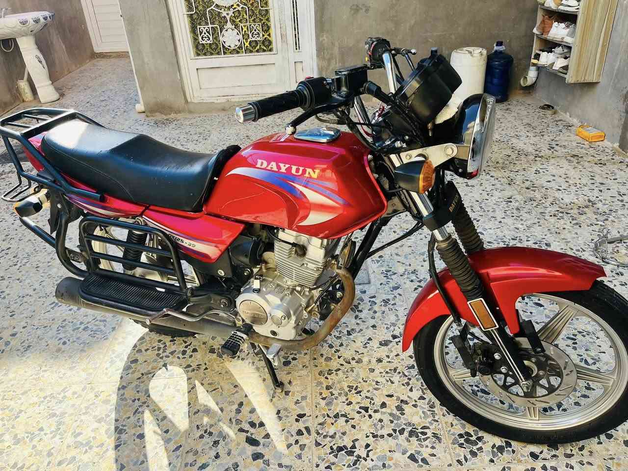 سلام عليكم 
دايوان للبيع مديل 2019  مكينه مكفوله  رقم نجف انكليزي مداور ثاني يوم 
مكاني حي النداء 
سعرها مليون وربع وبيها مجال 

***********
