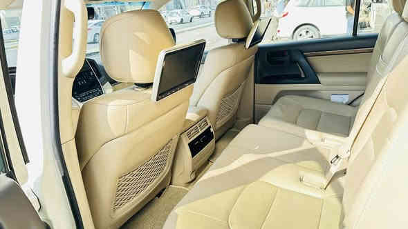 للبيع لاندكروز 2021 GXR شركات 

السياره على وضع لشركة مكفولة من كل النواحي 

المواصفات
 
دبل ماوس
مري شفط
ثلاجة
كشنات كهرباء
حساس ابواب 
فتحه سقف
حساسات امامي خلفي
وضعيات القياده عادي والاقتصادي والاسبورت 
تبريد 3قطع

السياره ماشيه 82 الف حقيقي 

مكانهة نجف  

السعر 560وبيها مجال

***********
