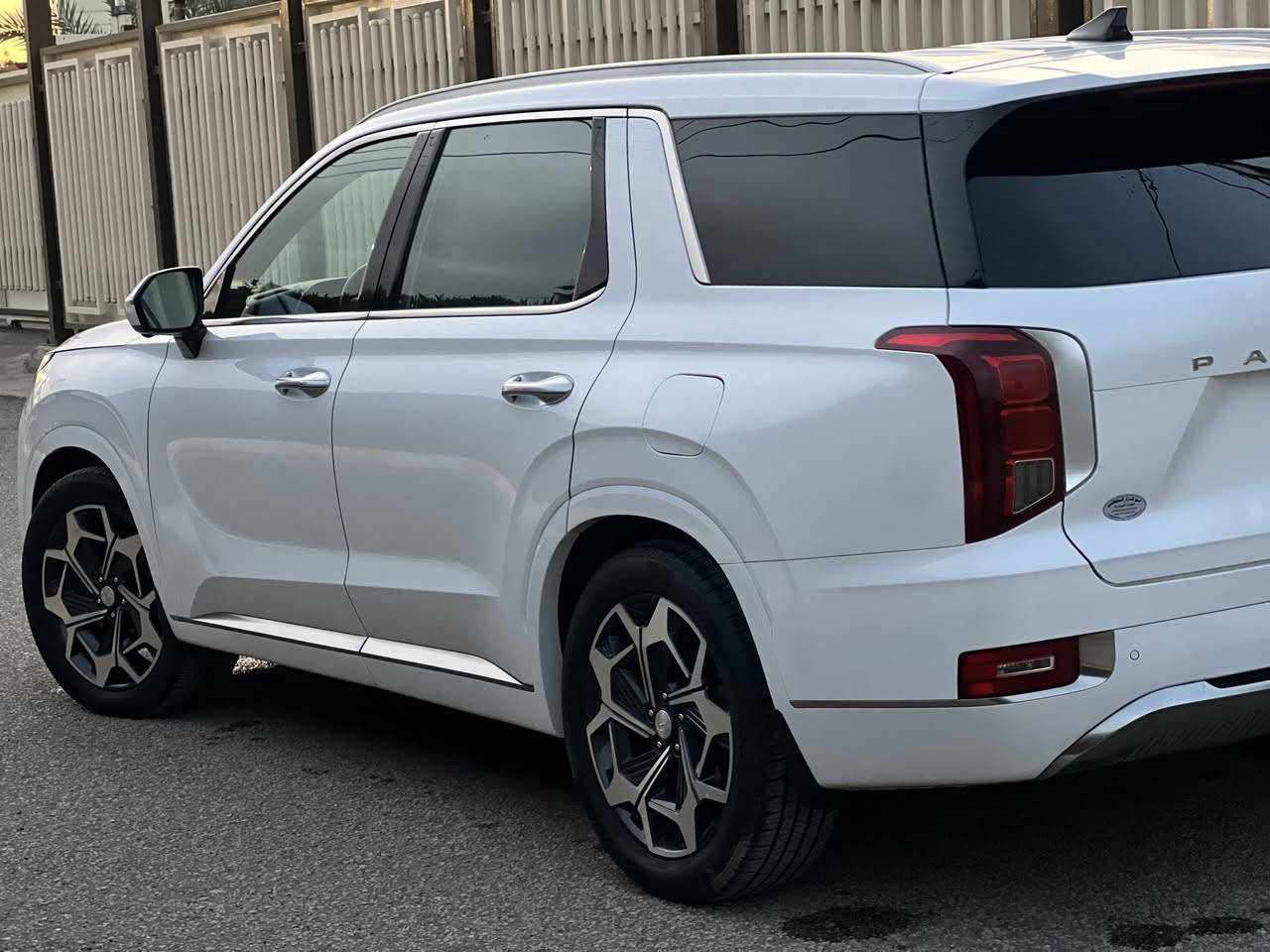 السلام عليكم 
بلسايد مديل 2022تلكرافي
فول مواصفات حادث بنيد مبدل نفس لون بدون صبغ 
ماشيه 67ميل جديده السياره ترهم مراوس 
***********
