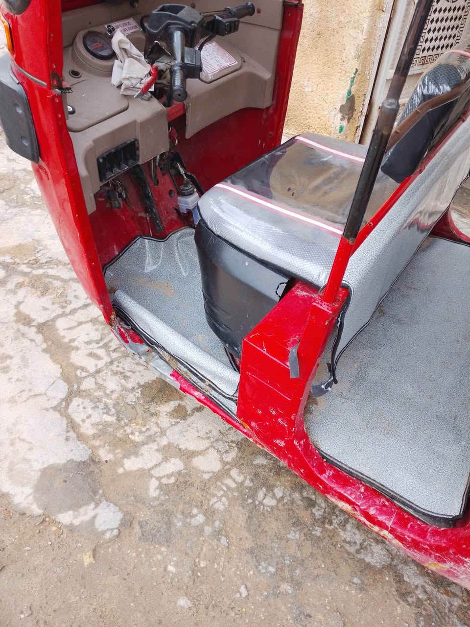 سلام عليكم 2018 رقم وسنويه
تخم تاير جديد باتري جديد كتف دبلات كله بجيس 
***********

كله جديد ترايهه يخبل مكاني برشاد تكتك حلوه
