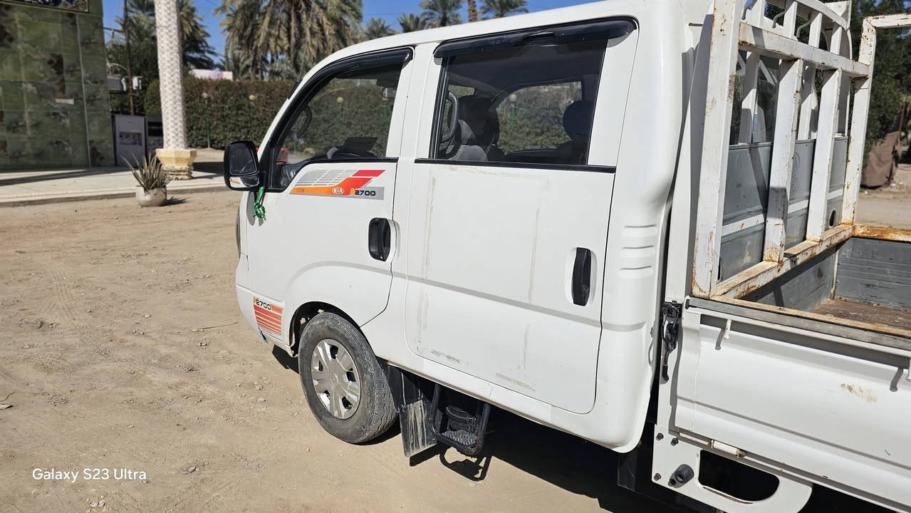 كي دبل قماره موديل  2014 رقم بابل تحويل مباشر  السيارة كفل بس عدباب اليمنه مبدل السيارة جديد مل جناي السعر125وبيه مجل وخير من                الله العنوان بابل الحمزة الغربيّ الهاتف  ***********
