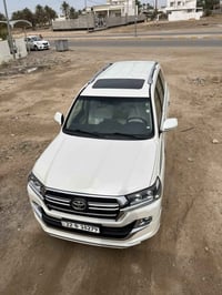 لاندكروز موديل 2020 گراند تورنيك سبشل اديشن  V6 ماشيه 90,000 الف فقط ب...