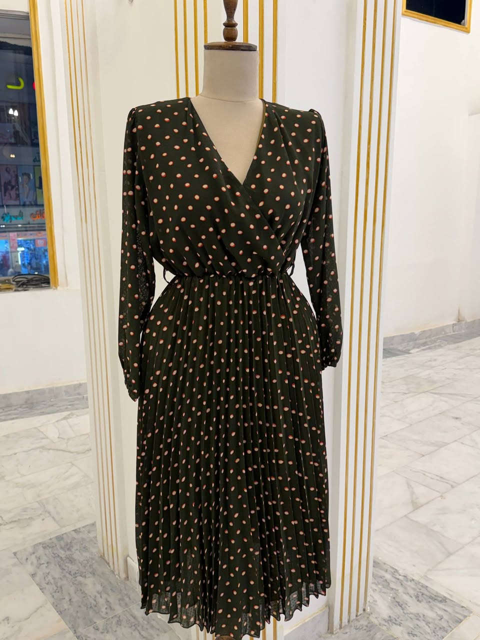 فساتين شيفون مبطن 
متوفر جميع القياسات و الموديلات 
للحجز مراسلة الحساب


**إذا كنت صاحب هذا الإعلان وتريد حذفه لأي سبب، رجاءا أرسل رسالة إلى الدعم الفني**