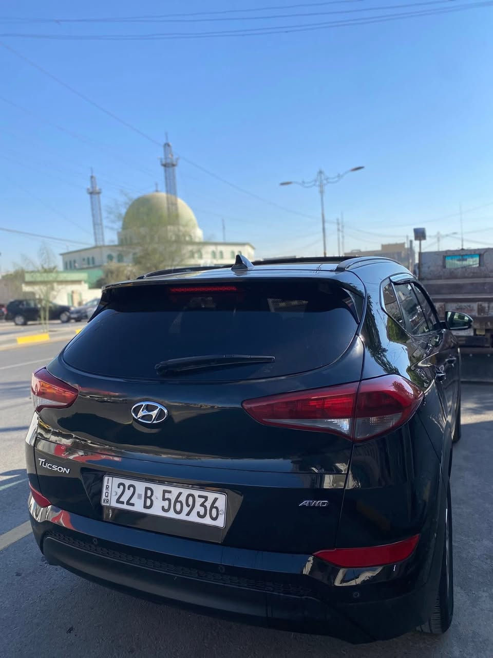 توكسن 2017 
السياره كلين 
بيها مكانين بارد فقط  مثل ماموضح بصور السونر  
ماشيه157000km
كندي 
فول مواصفات 
بانوراما 
صندوق شفط
تبريد لمس
قطعتين تبريد
كشنات جلد
تدفئة بالكشنات
سستم سماعات انفنتي 
شاشة كبيرة 
رادارات 
نقط عمياء
تدفئة ستيرن
مانع انحدار
تدعم الدفع الرباعي 
السعر 160 وقابل للتفاوض 
***********
مكانها موصل حي الاعلام
