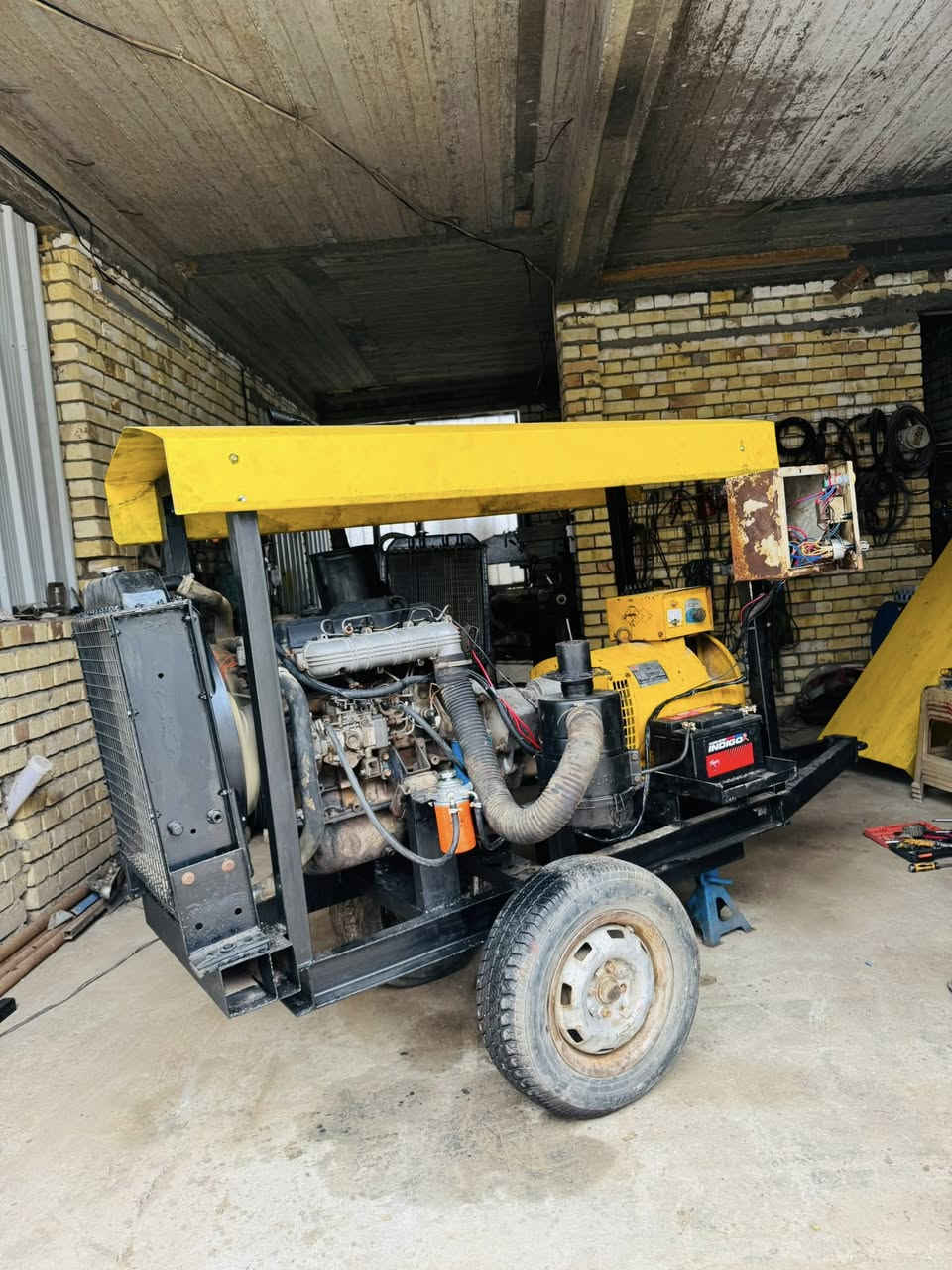 السلام عليكم .. تفاصيل كامله بالفيديو سعرها 14 ورقه قفل ماكو هيج سعر بالنسبه للنظافة مالتها عنوان 
بغداد الدورة البعيثه
رقم الهاتف ***********
