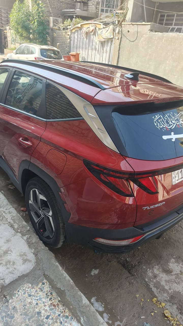 سلام عليكم 
توسان للبيع موديل 24لون احمر دم الغزال
مواصفات نص فول حادث موظح بل منشور
رقم بغداد سياره جاهزه بسمي طختهه خفيفه 
سياره جديده بعدهي زيرو مكانهه بغداد رقم
سعر215وبيهه مجال قليل 
***********
