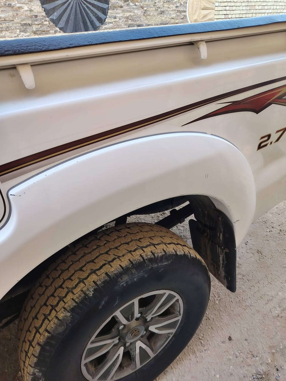 السلام عليكم بيكب هايلوكس فورويل للبيع موديل ١٤ رقم بغداد وهزه جديده بسمي تحويل مباشر سياره جديده سونره بلنشر وبلاديه مكينه ما مفتوحه تخم تاير جديد سياره وتماتيك حداديه جديده المكان بغداد الزعفرانيه وسعره ٢٢٠ ورقه وبيه مجال حك الجيه للتفاصيل أكثر على الرقم *********** او ***********
