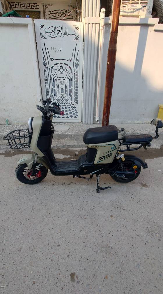 السلام عليكم دراجه r9 للبيع نضيفه ما بيها اي عطل عل فحص ب 400 وبيها مجال مكاني بغداد الخطيب الزراعي *********** بغداد, العراق
