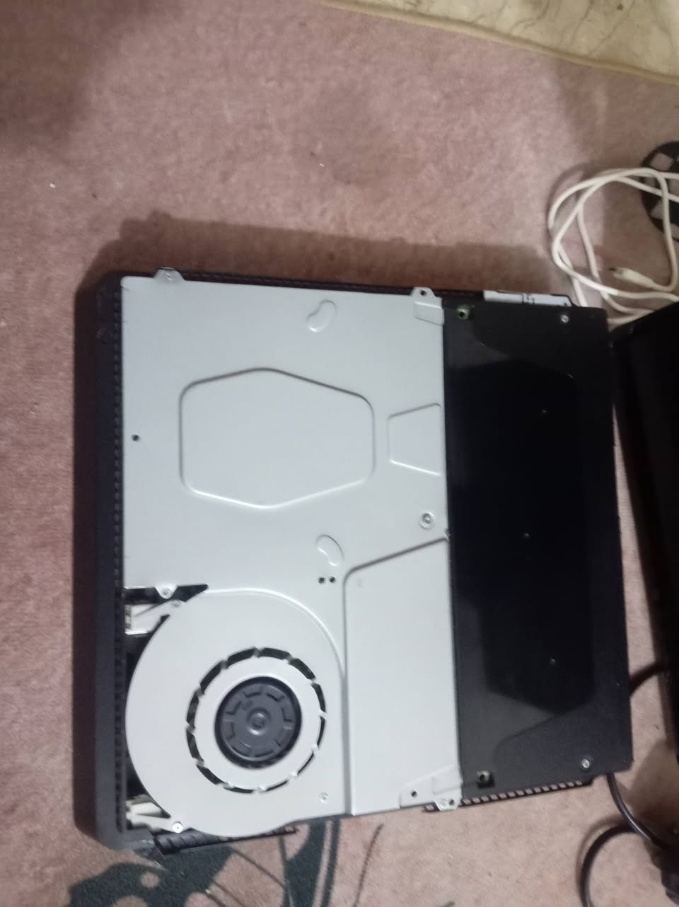 السلام عليكم بلي فور اسلم وان تيره لبلي نضيف مفتوح بس لل تنضيف وتجي وياه يده وحده واجدي واير التشغيل وقرص جتي اي


**إذا كنت صاحب هذا الإعلان وتريد حذفه لأي سبب، رجاءا أرسل رسالة إلى الدعم الفني**