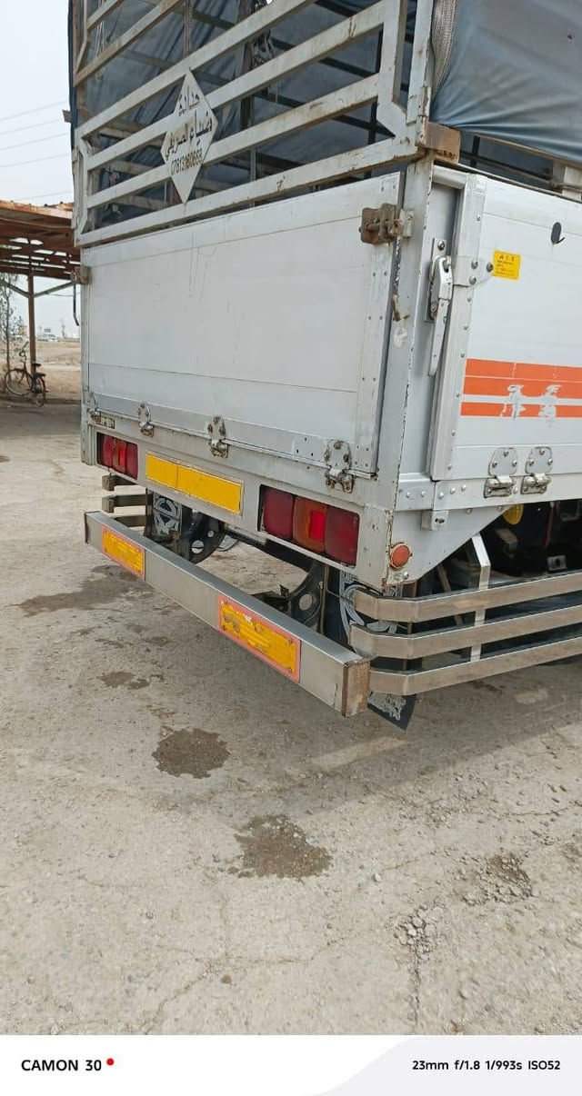 السلام عليكم
هينو شيطان ( أيسر بلاد )  موديل ٢٠١٩
 محرك ٨٠ عادي الطول سته وربع ابلادي بدي قطعتين ارتفاع ٧٠سم
طخم تاير ١٩.٥  وزوج تانكيات ٤٠٠ لتر
رقم بغداد 
حمولة  ٣ طن 
 والسيارة جاهزة من كل النواحي 
السعر  ٤ شدات وبيها مجال
واي استفسار اني حاضر ***********
مكان السياره / السماوة
