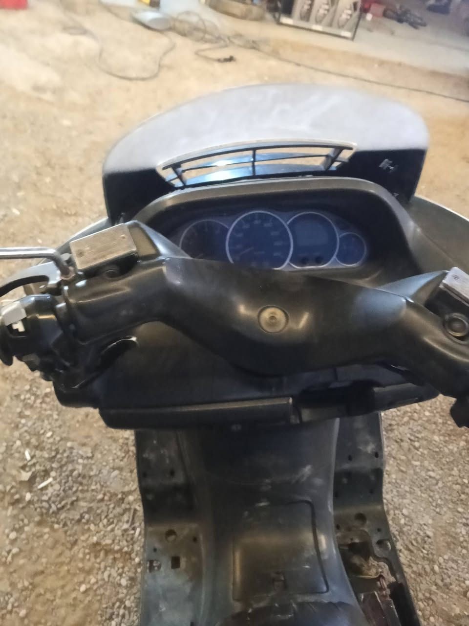 سلام عليكم ماجسته دبل رون مكان قياره قريه سيداوه السعر 350 وبي مجال الرقم ***********
