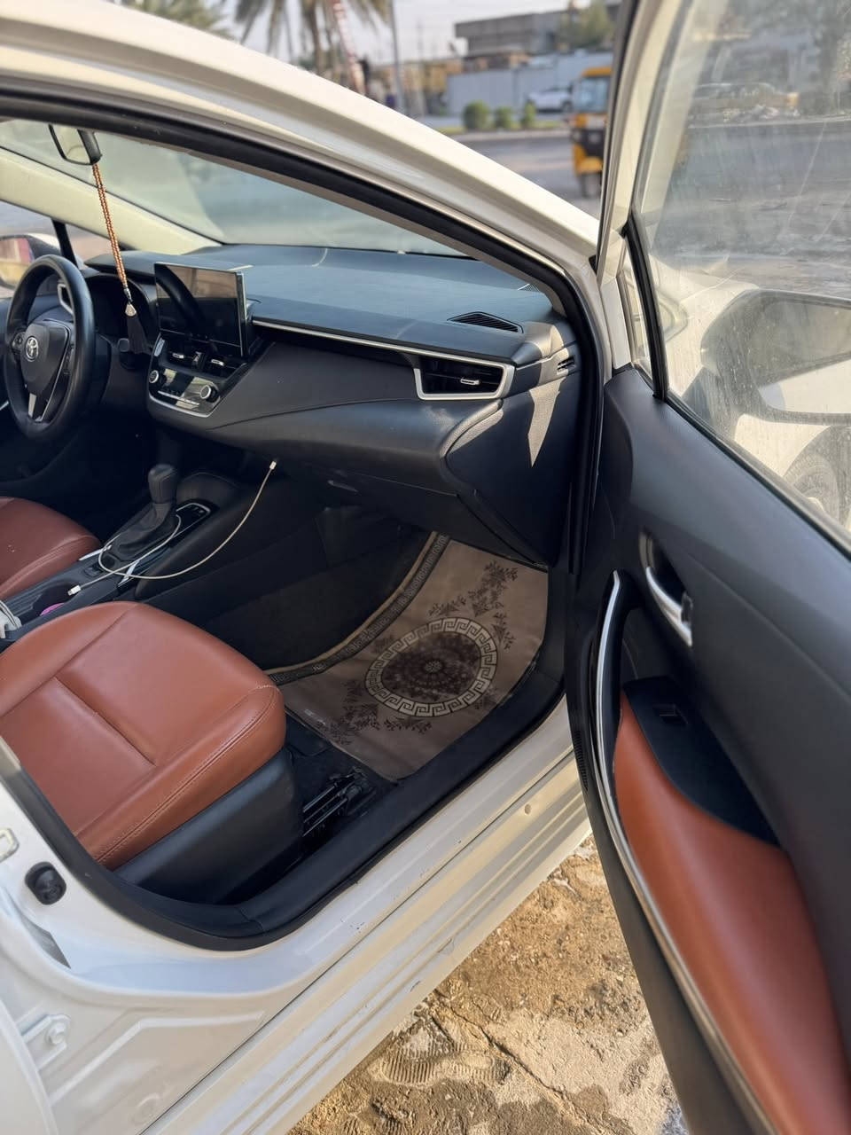 سلام عليكم كورله هايبرد مديل 2023 ابسمي تحويل ذاني يوم بيه حالوب خفيف او سونره موجود ويه لصور ماشيه 77الف مكان بغداد بلديات ***********
