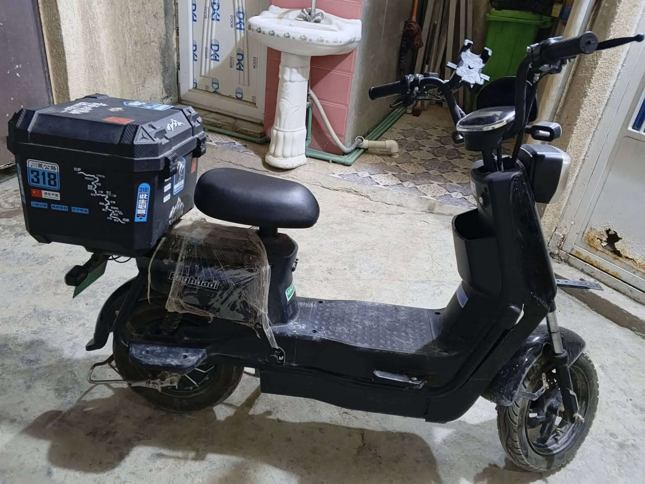 للبيع 
جديده صار ست اشهر من اشتريتها 
اشتريتها ب450 
مواصفات 
بوكس اشتريته ب35 مقعد خلفي موجود بس شلته وشديت صندوق ، لايت عالي ناصي اشاير يمنه يسره وياها زوجين مال اشاير احتياط شاحنه مال دراجه عندي شاحنتين اله وحده ام شاشه وثانيه تشحن بس تقره غلط مثل دراجه مفوله وشاحنه تقره 20 وثانيه لا جديده اشتريتها وتقره صح هورن بيها 3 نمر اربع بطاريات كبار شرط عليه اخذك للمصلح يفتح ويفحص كدامك واذا مو نضيفه بلاش انطيها الك سله مال دراجه موجوده بس اني شلتها بريك دهن ديسكات نضيفات مابيهن شي وين متريدها روح بيها بس اشحن واعتني بيها وين متريد روح بيها توصلك سرعه تطبيق ويس 40 بل عداد 99 .
ايي استفسار ثاني خاص..
سعر 350 وبيها مجال للطيبين..
دراجه ماتتفوت سبب بيع محتاج..


**إذا كنت صاحب هذا الإعلان وتريد حذفه لأي سبب، رجاءا أرسل رسالة إلى الدعم الفني**