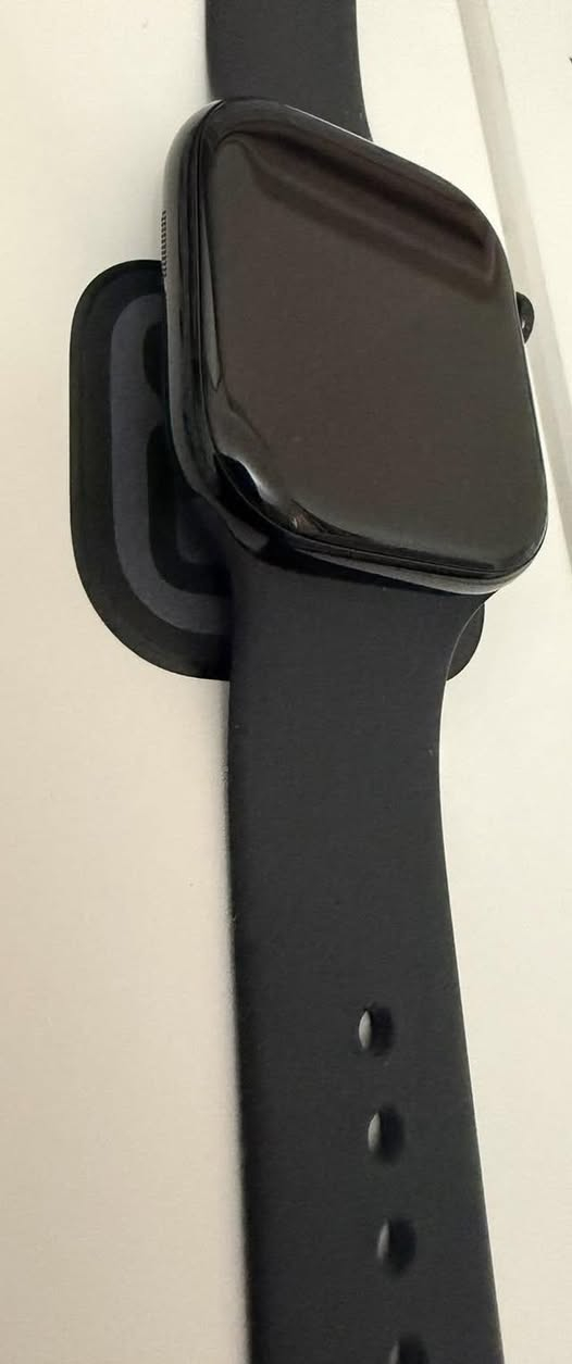🔥 للبيع Apple Watch Series 10 (GPS) - 46mm 🔥
✅ اللون: أسود�✅ البطارية: 100%�✅ استعمال خفيف جدًا وحالة ممتازة�✅ كاملة بالعلبة الأصلية والشاحن�✅ بدون أي خدوش أو عيوب
⌚ ساعة عملية وأنيقة، شاشة كبيرة وواضحة، مناسبة للرياضة ومتابعة المكالمات والإشعارات والصحة اليومية


**إذا كنت صاحب هذا الإعلان وتريد حذفه لأي سبب، رجاءا أرسل رسالة إلى الدعم الفني**