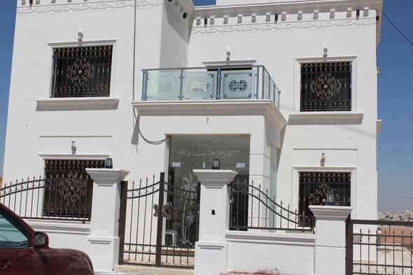 تركيب جميع انواع الحجر بجميع الطرق
ميكانيك واسمنت 
تسليم وعمل هندسي 100‎%‎

مستعدون لتنفيذ كافه الاعمال 
كادر عمل اردني متخصص 
***********
