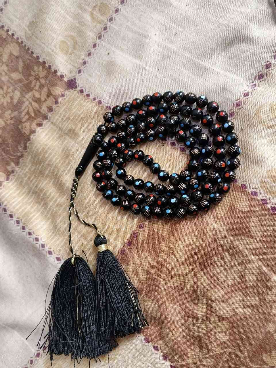 عباس اباد فضة 925 اصلي 
وعقيق احمر 15الف مو فضه بس صياغه ثقيله 
وحجر صيني
سبحة يسر اسمها 101 حبة 
گلادة يماني كبدي مكتوب عليها الله محمد فاطمة حسن حسين
الموقع/ حي القاهرة


**إذا كنت صاحب هذا الإعلان وتريد حذفه لأي سبب، رجاءا أرسل رسالة إلى الدعم الفني**