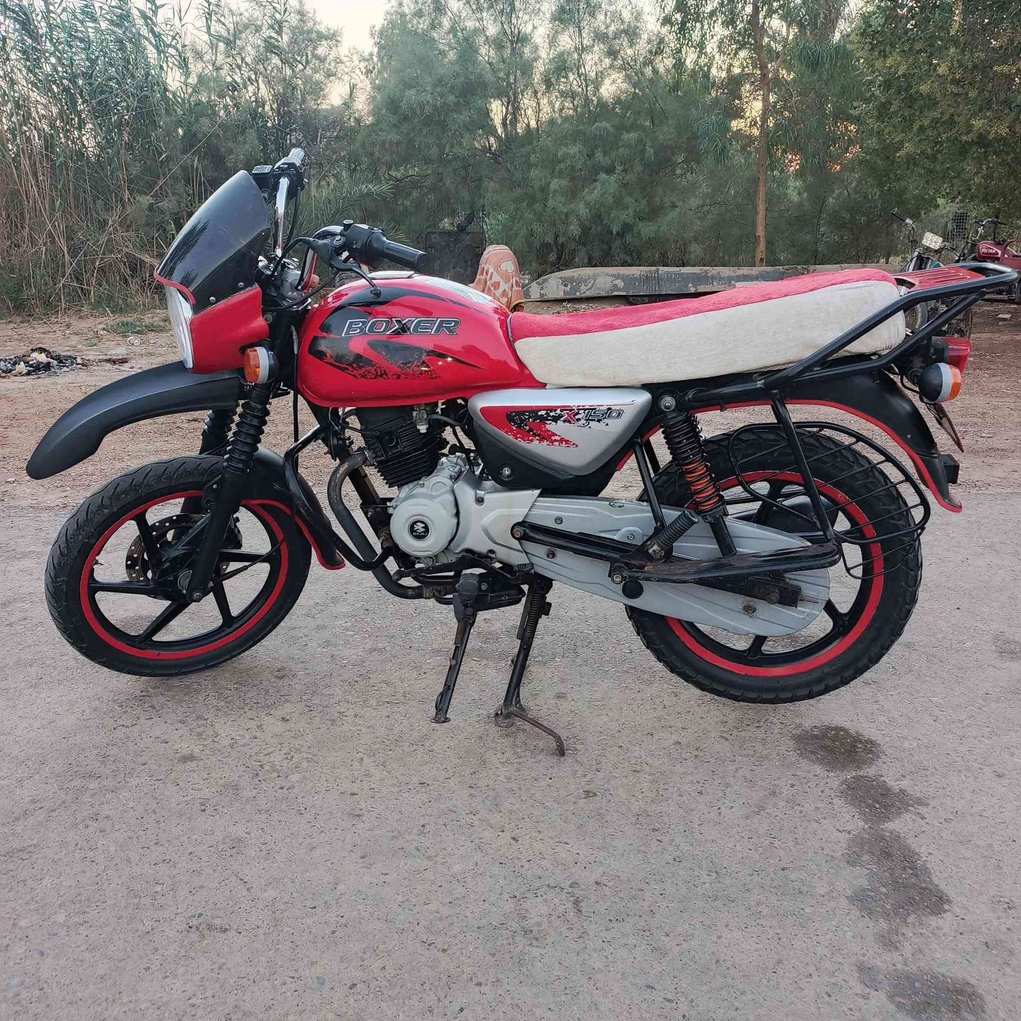 سلام عليكم بوكسر موديل 23 وراق صولي مجفته تجفيت شركه دراجه حلوه ونضيفه السعر1450وبيه مجال حك جيه  لاتصال‏‪***********‬‏
