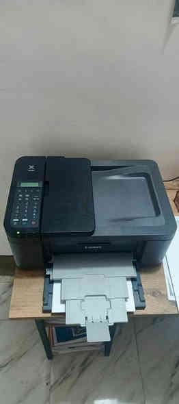 السلام عليكم
طابعة مستخدمه قليل للبيع محقونه مرة واحدة كاترج حقن خارجي وياها كيبل حاسبه وكيبل تشغيل ميزاتها تطبع صور وتسحب ورق وصور مع سيت حبر المكان الكوفة منطقة البوحداري للاستفسار *********** اتصال او على الواتساب او على الخاص السعر 110 وبيها مجال
